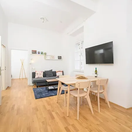 Daire Anna And Friends First Floor *