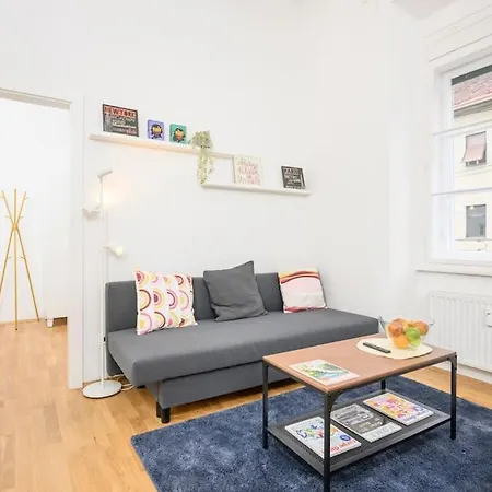 Anna And Friends First Floor Daire *
