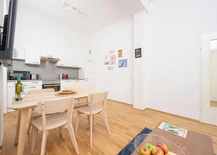 Anna And Friends First Floor アパート *