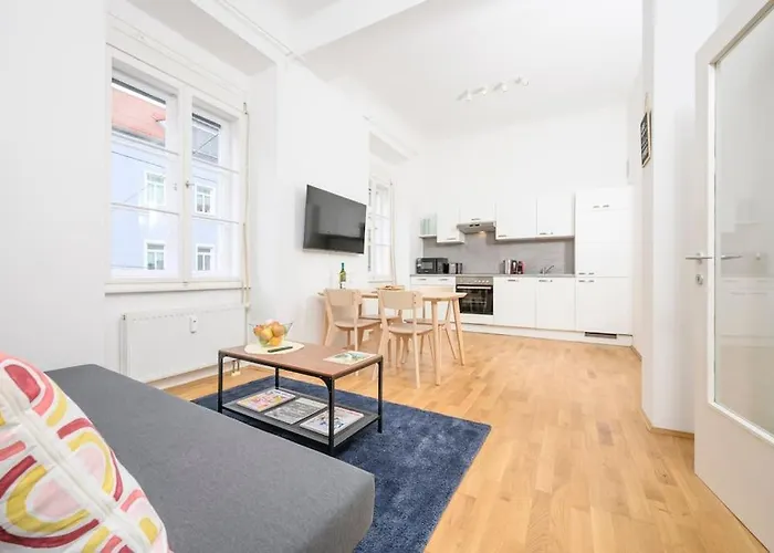 Anna And Friends First Floor Апартаменти *